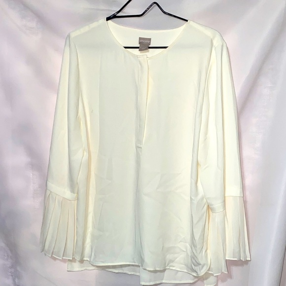 CHICOS WO SIZE 12/14  CREAM COLOR BLOUSE FLOWY PLEATED CUFFS  HIDDEN BUTTONS EUC - Picture 1 of 11